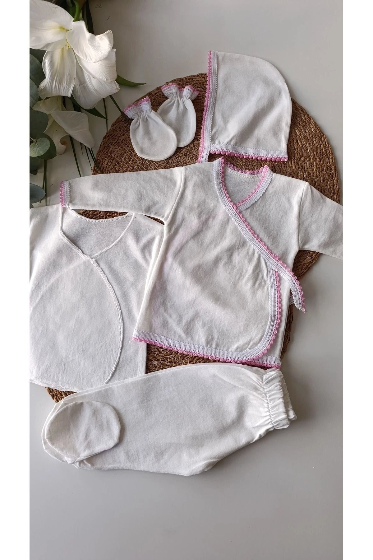 VaVbaby%20Acil%20İhtiyaç%20Seti%205%20li%20Kutulu%20Zıbın%20Acil%20Hastane%20Çıkışı%20Pembe